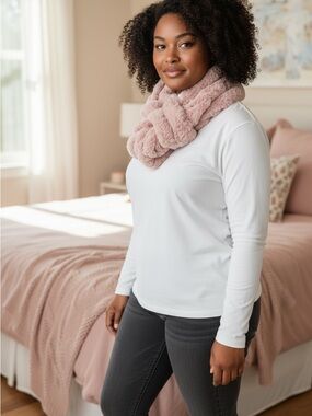 Plush Faux-Fur Scarf - Pink